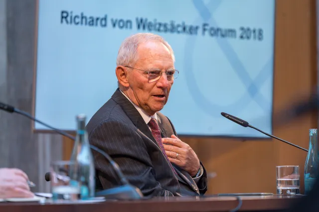 5_1_Schaeuble_0_Rust.jpg 