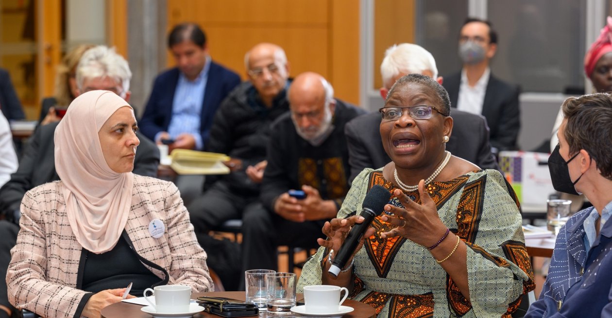 Fellows Rana Dajani, Obiageli Ezekwesili and Amy Sample Ward during the Richard von Weizsäcker Forum in October 2022